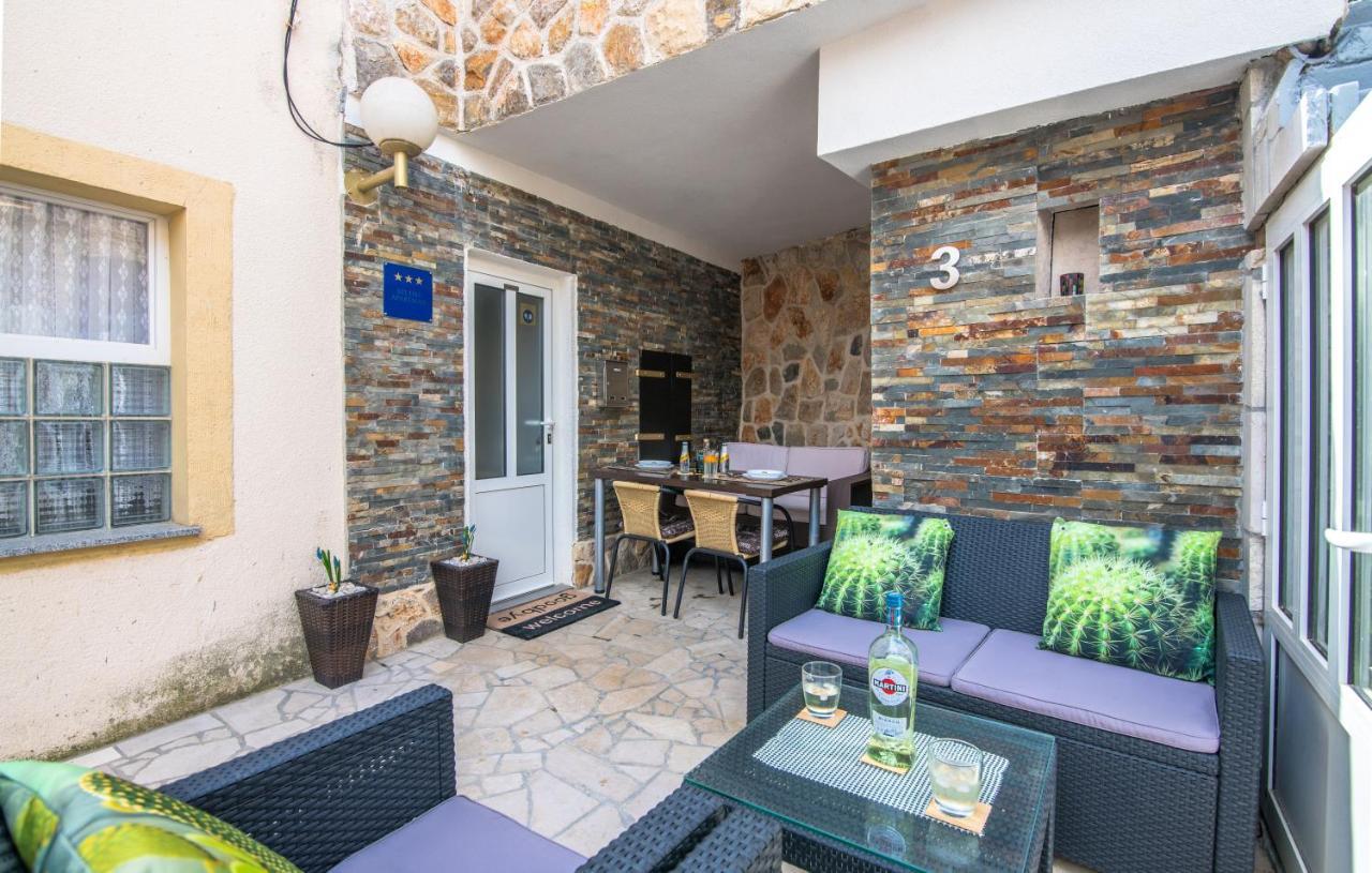 Stone House Knez Apartamento Vrbnik Exterior foto