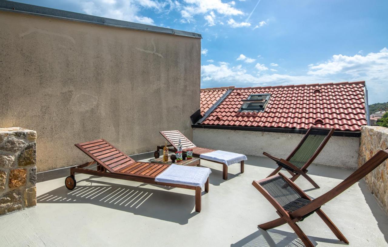 Stone House Knez Apartamento Vrbnik Exterior foto